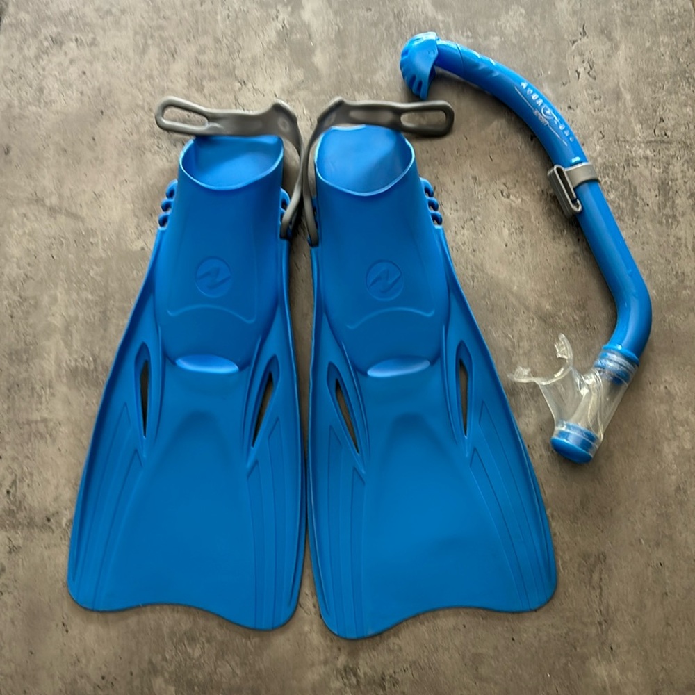 Snorkel and fin set